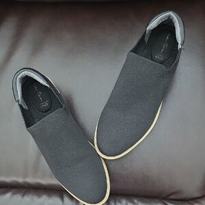 Me Too Black Slip-On Women's Flats